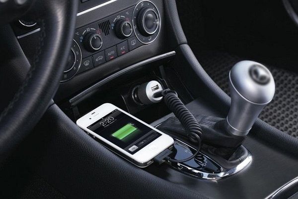 Car Charger dengan Fitur Super Fast Charging Resmi Diluncurkan