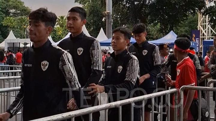 Skuad Timnas U-17 Indonesia Tonton Langsung Laga Timnas Indonesia vs Australia di SUGBK