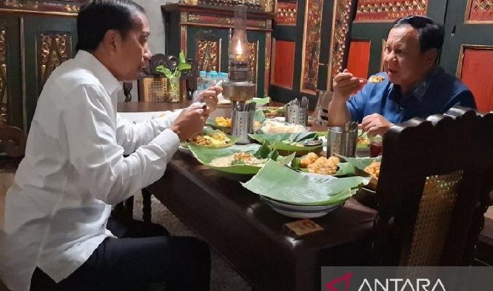 Politik Makan Bareng Prabowo dan juga Jokowi, Terakhir pada pada Omah Semar Solo: Ngobrolnya Permasalahan Hal ini dan juga Itu